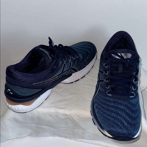 Asics Navy and Gold Wide Gel- Nimbus Athletic Women’s Sneakers Sz 9.5 Wide. - Picture 7 of 16